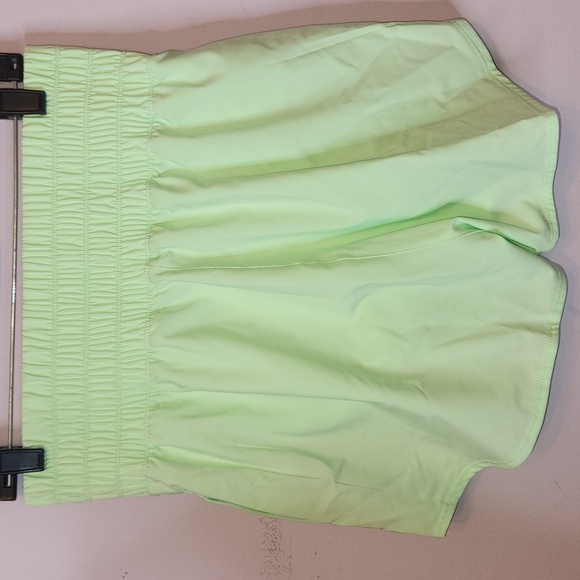 NWT WOMENS NIKE ONE DRI-FIT LINED SHORTS GREEN, SIZE M - Picture 3 of 13
